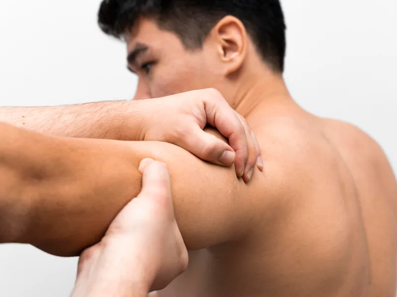 Towson Integrative Health treating shoulder pain in Towson